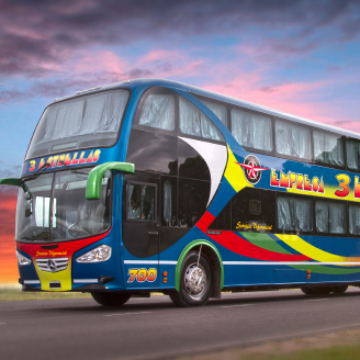 bus de pasajeros azul, rojo y amarillo